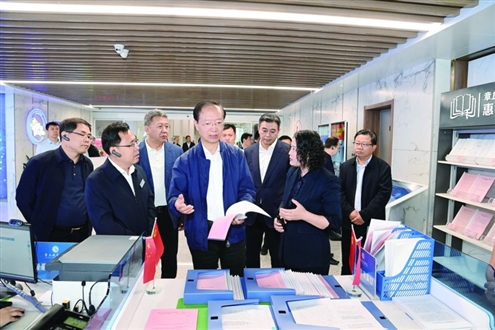 济南市人大常委会执法检查组深入一线检查法规落实情况